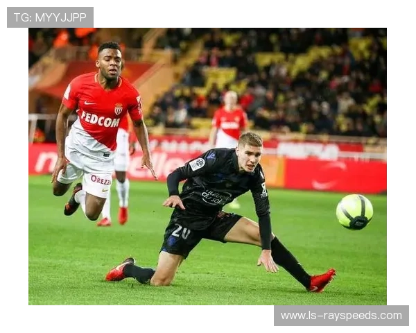 法甲呈现“群雄缺陷”特征,中游球队冲击力存疑。 法甲呈现“群雄缺陷”特征,中游球队冲击力存疑。